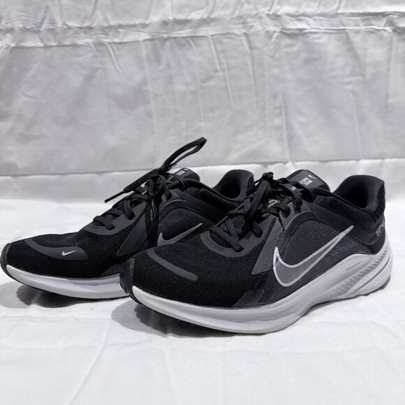 Nike Quest 5 Running Shoes – Women’s Size 10 – Black & White Lightweight Sneaker - Picture 1 of 6